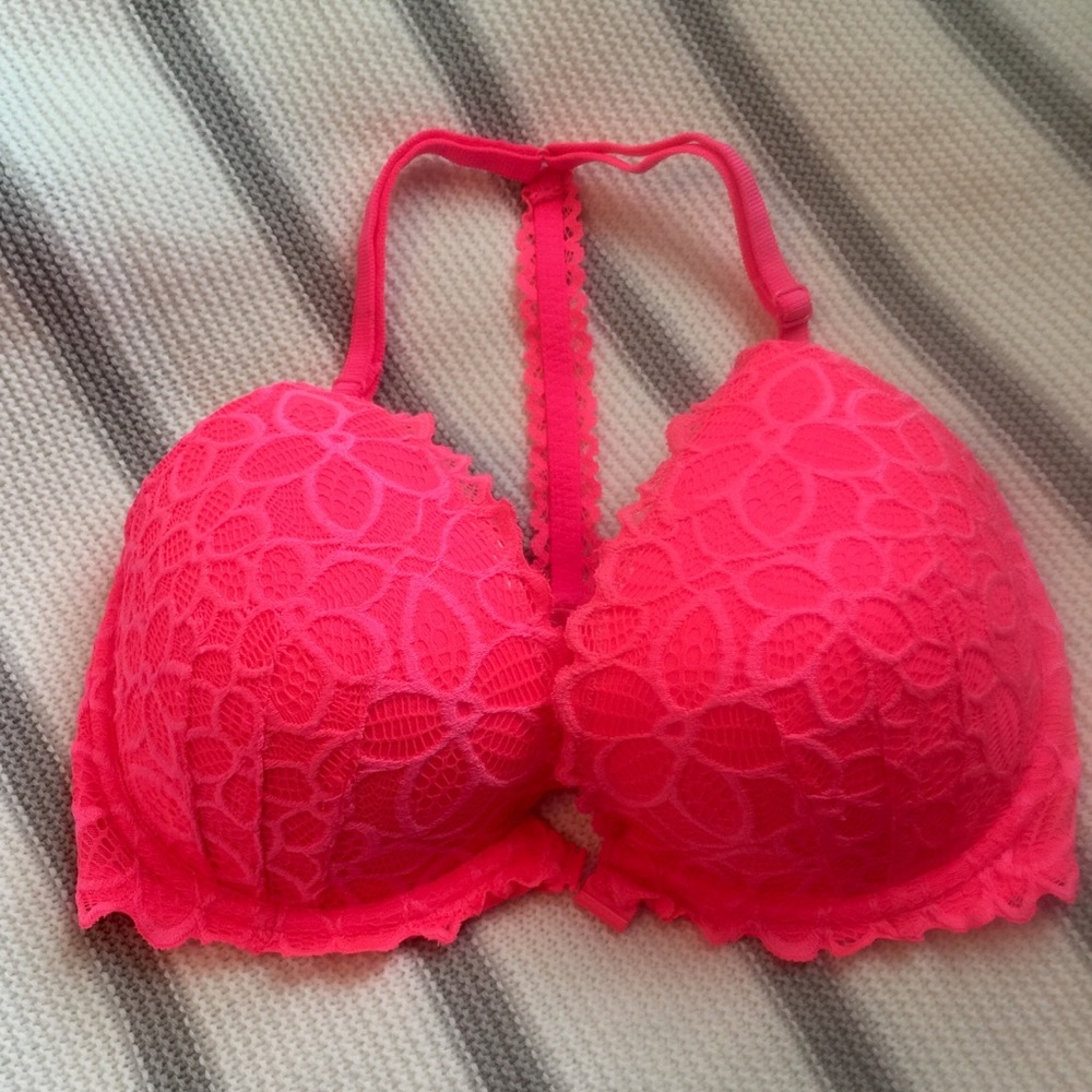 ♦️SOLD♦️Pink Victoria’s Secret Racerback Bra